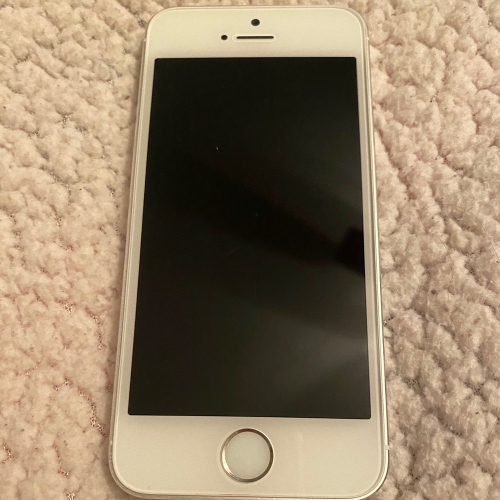 iPhone 5S Excellent shape. AT&T carrier